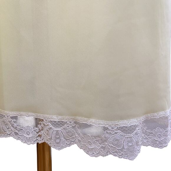 Vintage 90s Lucie Ann Buttercup Yellow Nylon Tulip & Lace Maxi Nightgown Size S - Picture 9 of 12